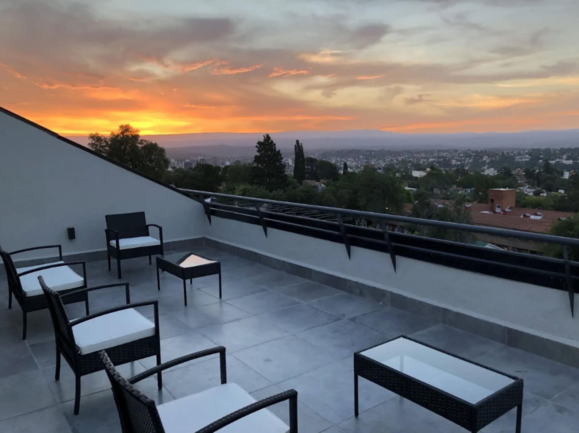 Pinares Panorama Suites, Spa & Convention Center Вилья-Карлос-Пас Экстерьер фото