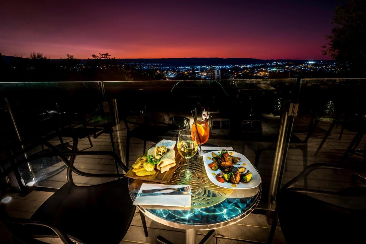 Pinares Panorama Suites, Spa & Convention Center Вилья-Карлос-Пас Экстерьер фото