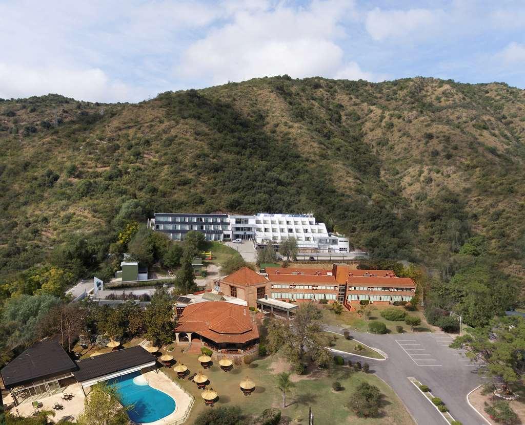 Pinares Panorama Suites, Spa & Convention Center Вилья-Карлос-Пас Экстерьер фото